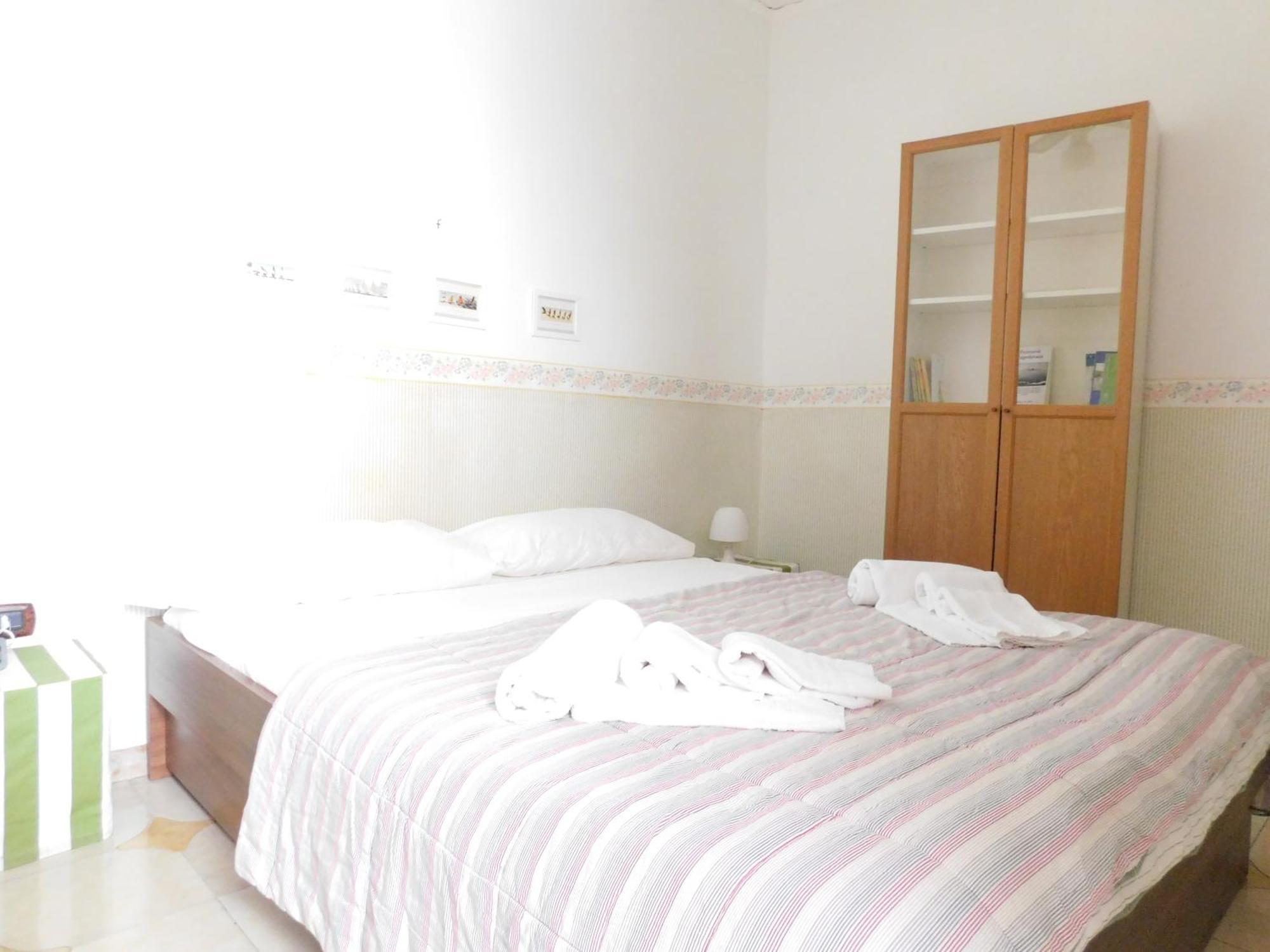 Piacevole Appartamento Chiaia Naples Luaran gambar