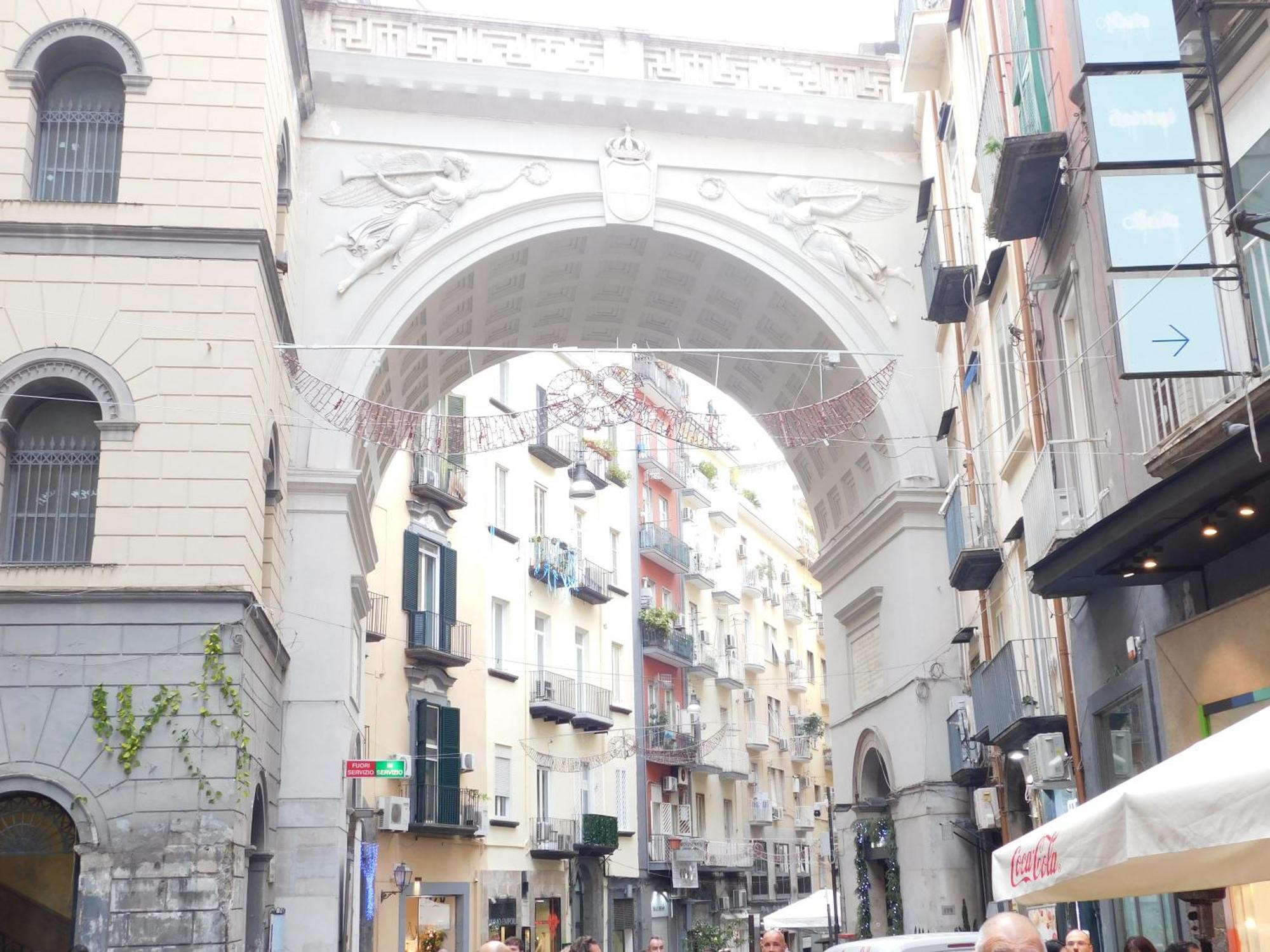 Piacevole Appartamento Chiaia Naples Luaran gambar