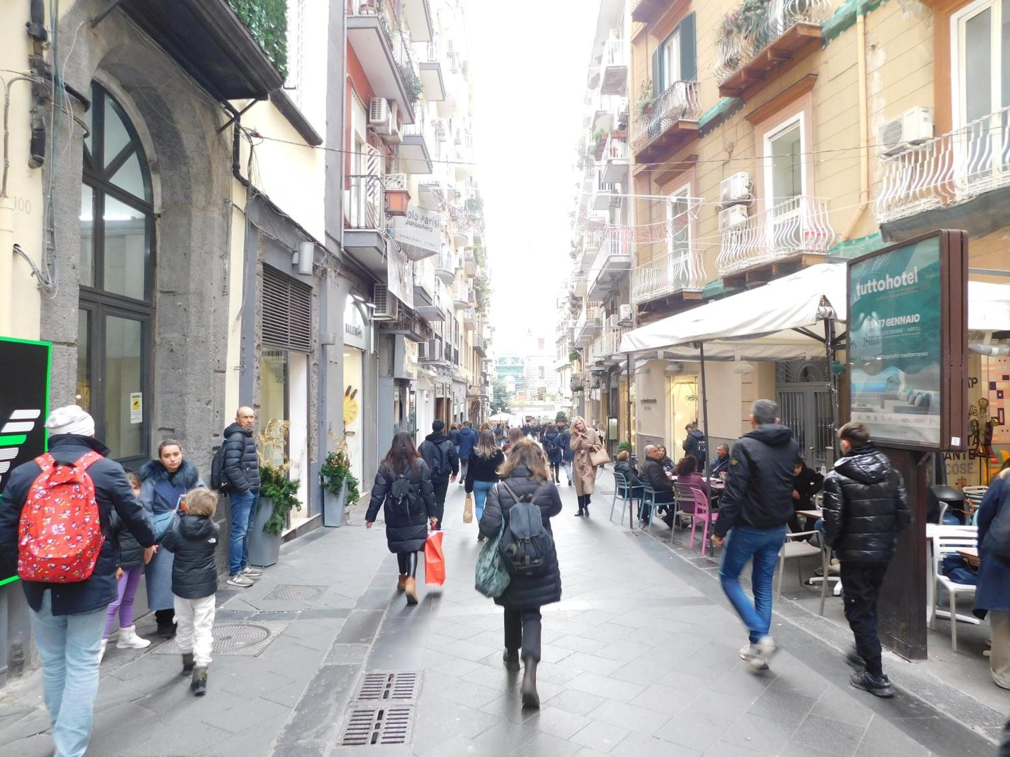Piacevole Appartamento Chiaia Naples Luaran gambar