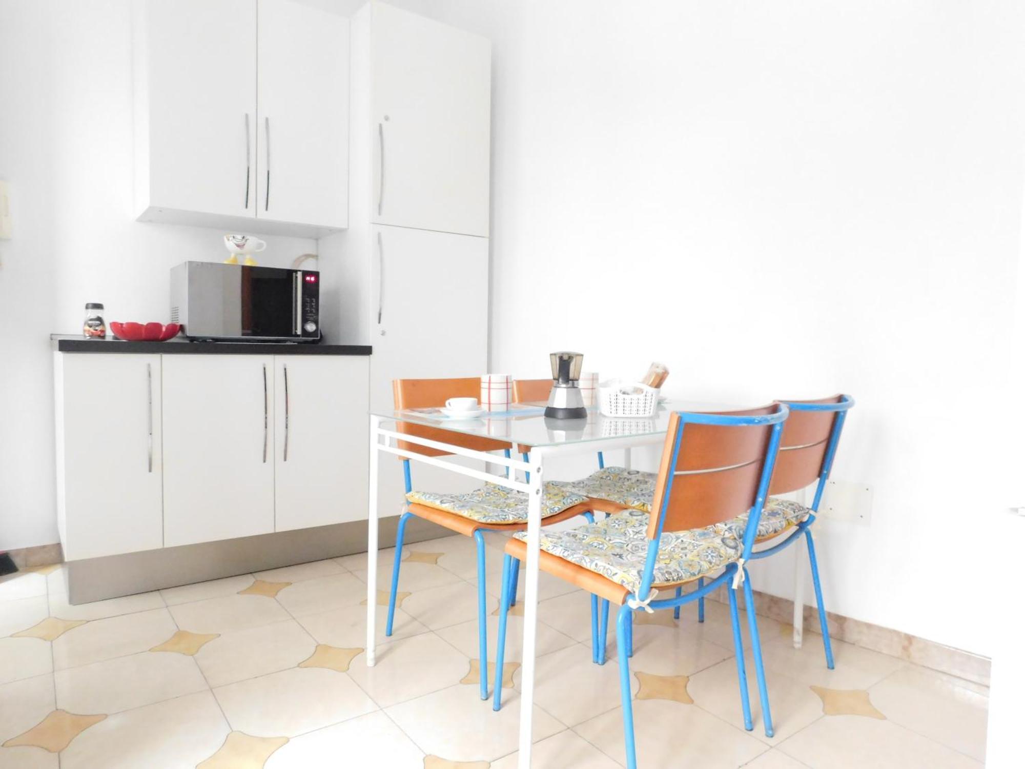 Piacevole Appartamento Chiaia Naples Luaran gambar