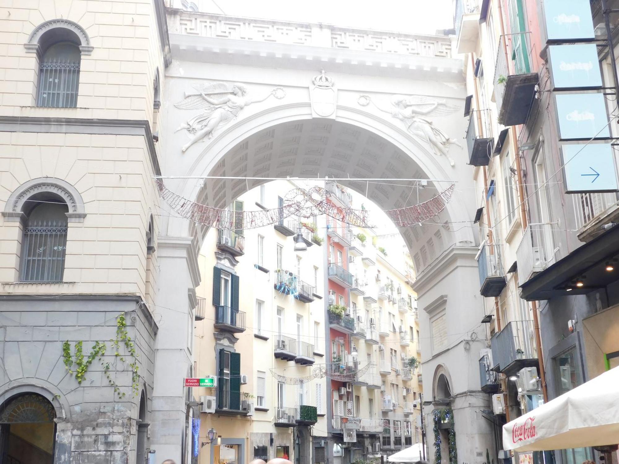 Piacevole Appartamento Chiaia Naples Luaran gambar