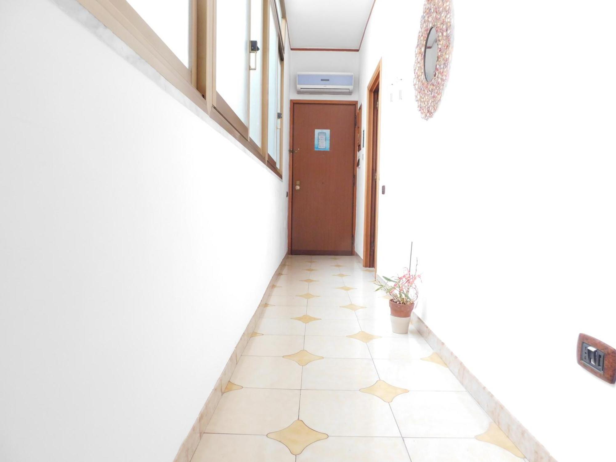 Piacevole Appartamento Chiaia Naples Luaran gambar
