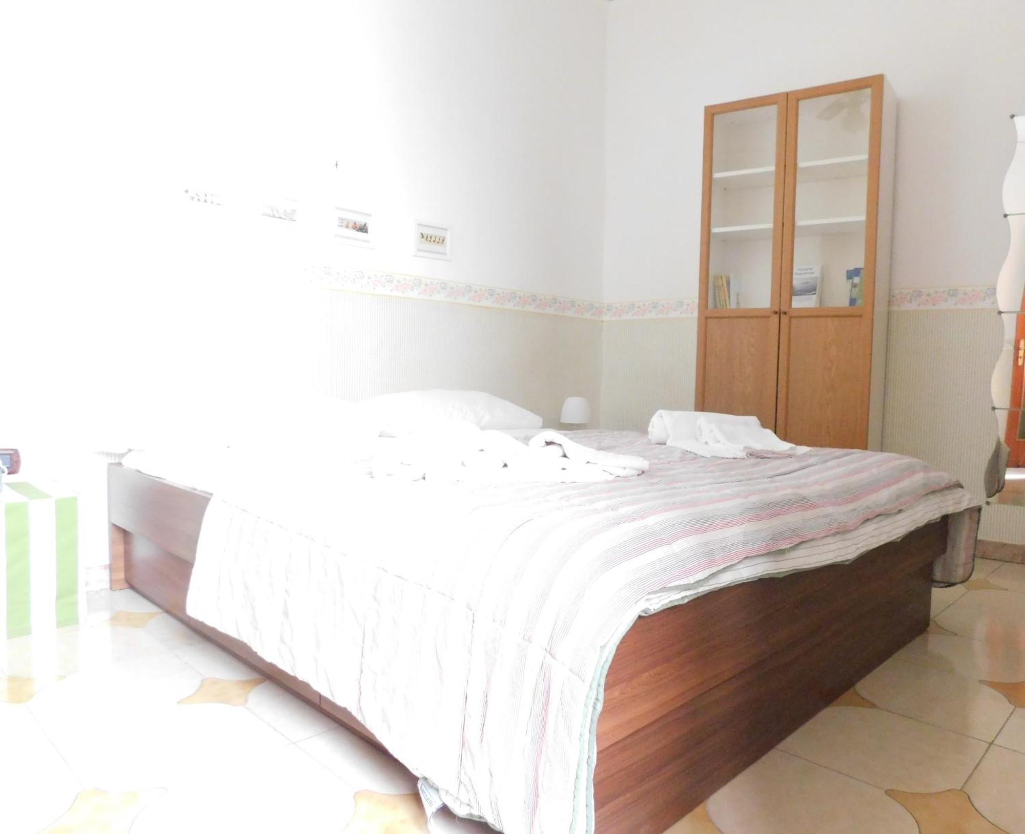 Piacevole Appartamento Chiaia Naples Luaran gambar